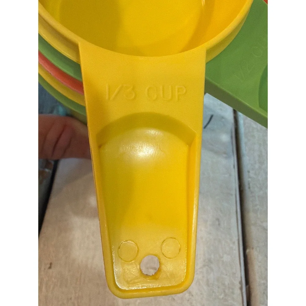 Vintage Tupperware Measuring Cups Set 5 Harvest Colors Green Yellow Orange USA